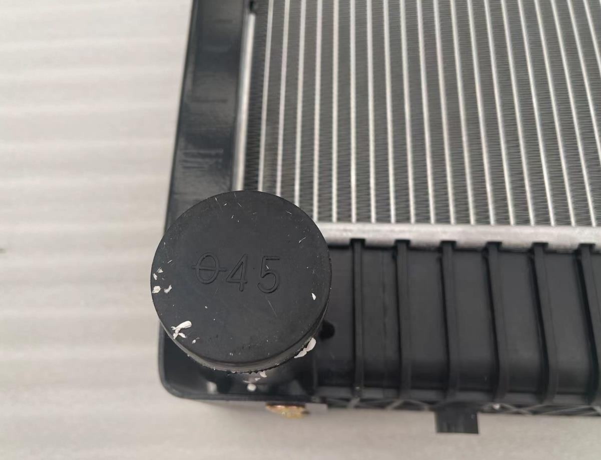 Shacman Delong F3000 Aolong aliuminio radiatoriaus mazgas DZ9112532888 B